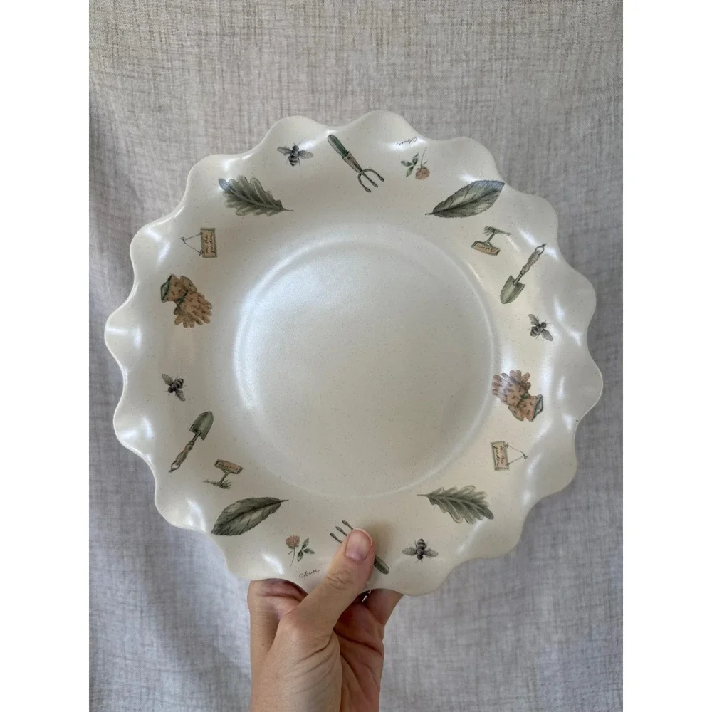 Pfaltzgraff Naturewood Fluted Serving Bowl Garden Tools Bees Scalloped Thailand